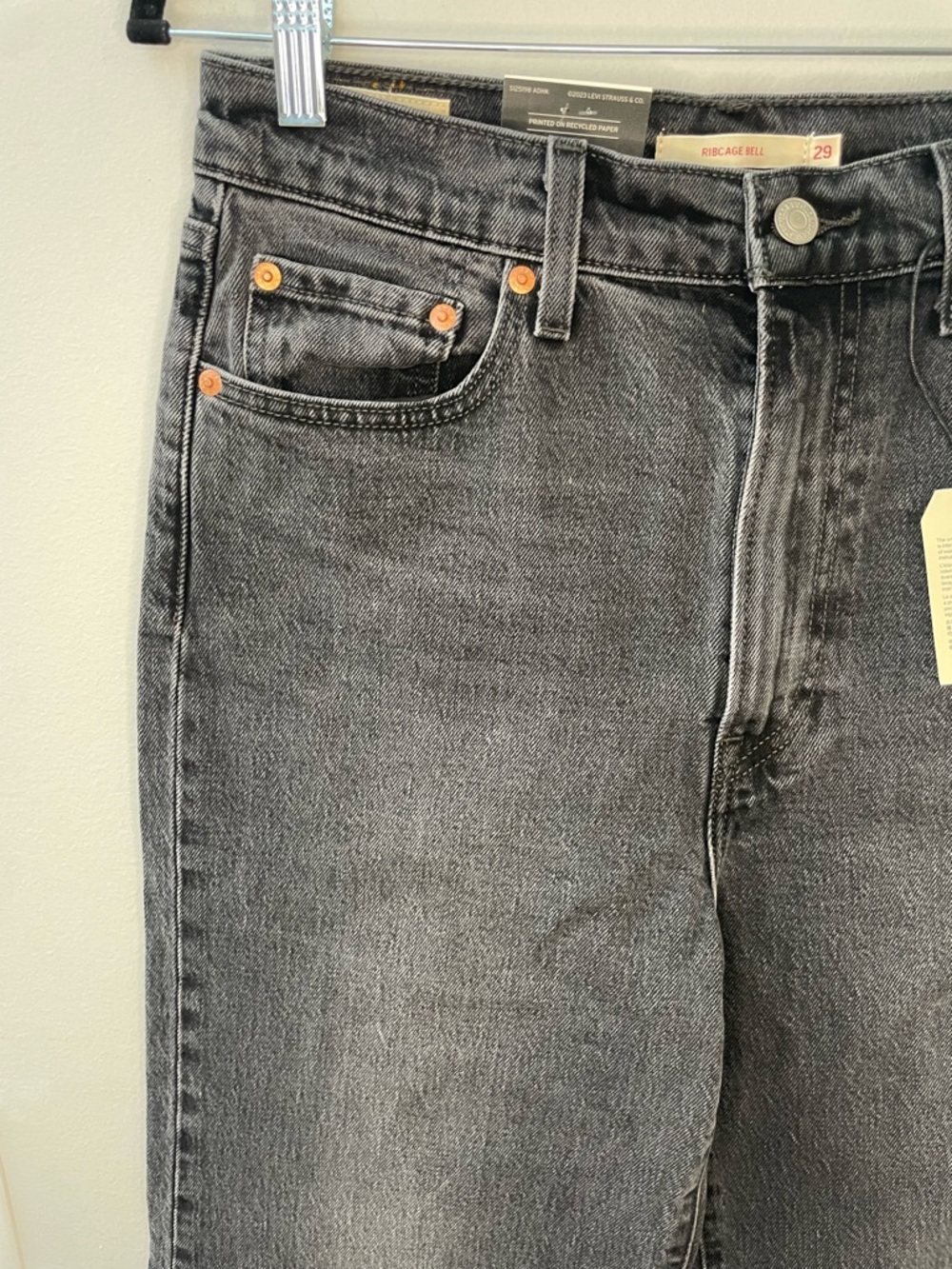 Levi's Ribcage Bell Bottom Jeans Wmn’s 29x32 Distressed Black High Rise $98 NWT - Picture 4 of 13